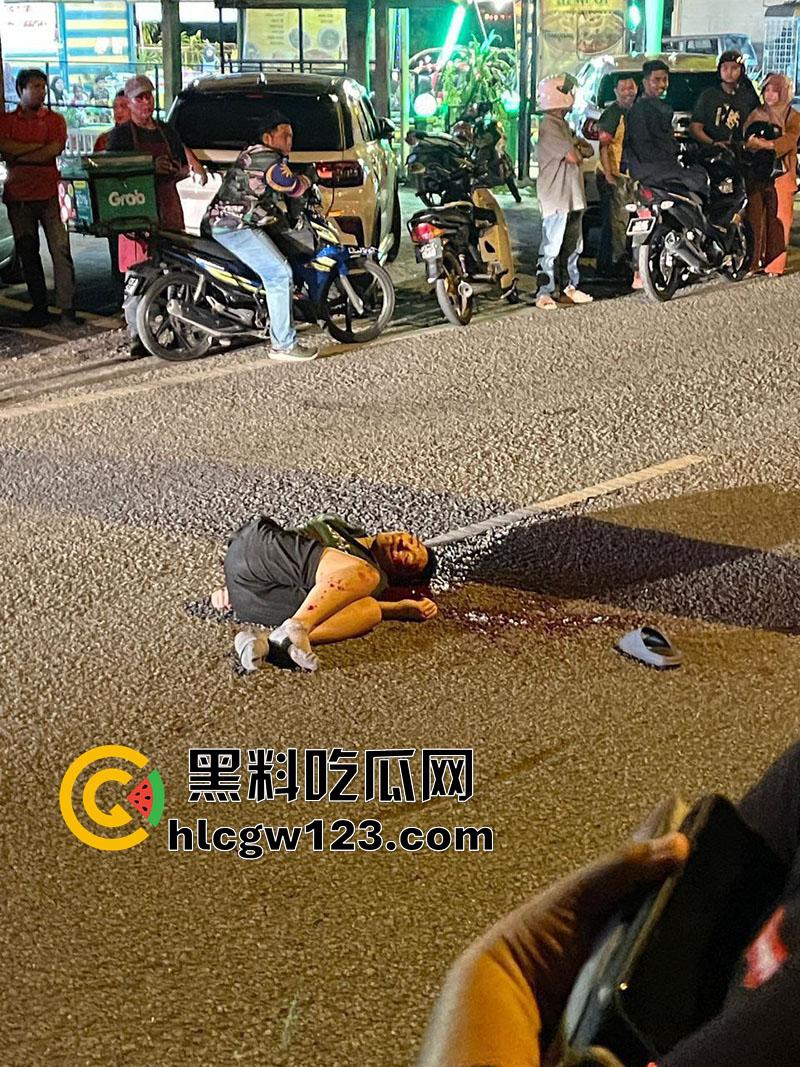 马来西亚血腥车祸现场,华裔驾车相撞导致2死4伤,现场血肉模糊胆小者勿入,现场画面流出! 第2张 马来西亚血腥车祸现场,华裔驾车相撞导致2死4伤,现场血肉模糊胆小者勿入,现场画面流出! 第2张