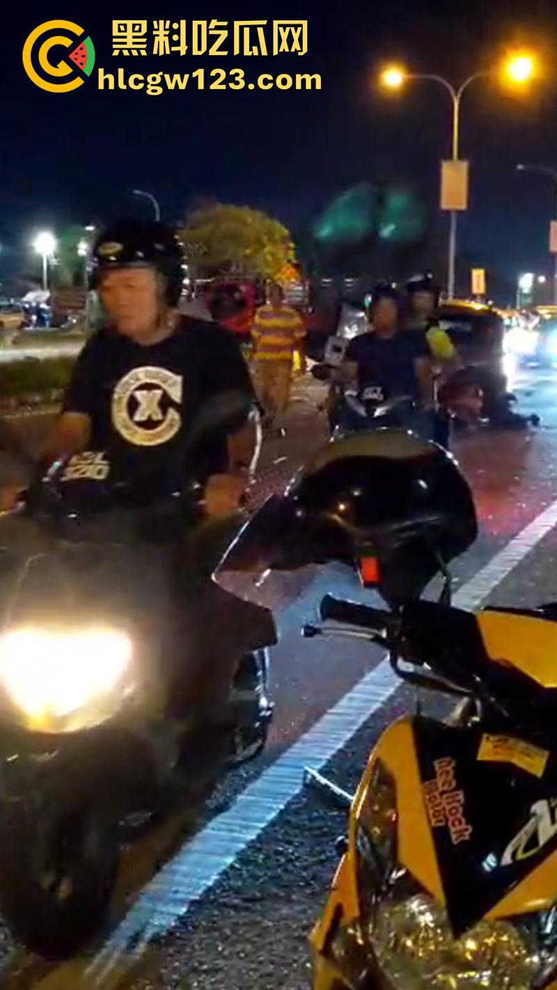 马来西亚血腥车祸现场,华裔驾车相撞导致2死4伤,现场血肉模糊胆小者勿入,现场画面流出! 第3张 马来西亚血腥车祸现场,华裔驾车相撞导致2死4伤,现场血肉模糊胆小者勿入,现场画面流出! 第3张