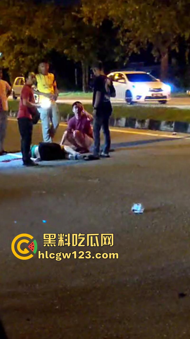 马来西亚血腥车祸现场,华裔驾车相撞导致2死4伤,现场血肉模糊胆小者勿入,现场画面流出! 第5张 马来西亚血腥车祸现场,华裔驾车相撞导致2死4伤,现场血肉模糊胆小者勿入,现场画面流出! 第5张