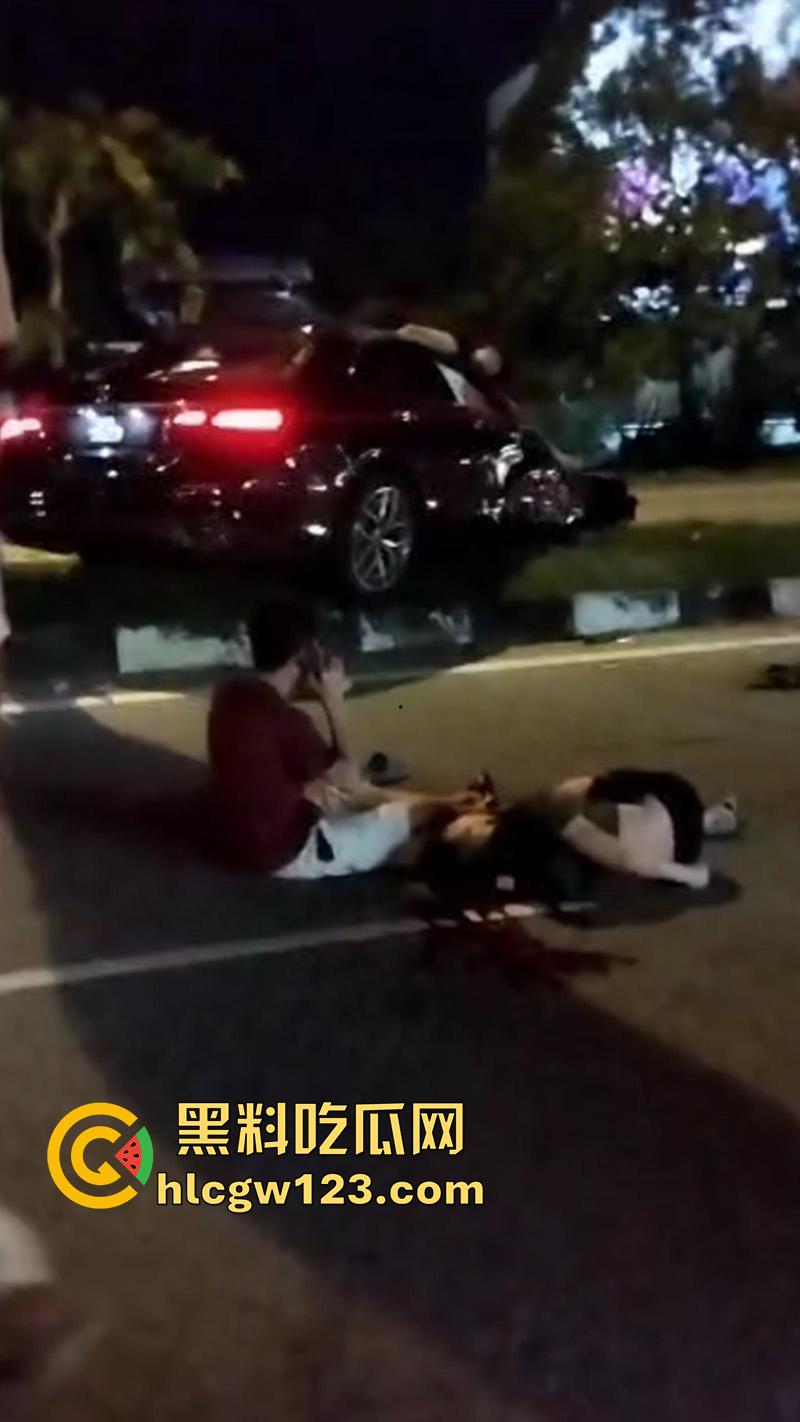 马来西亚血腥车祸现场,华裔驾车相撞导致2死4伤,现场血肉模糊胆小者勿入,现场画面流出! 第6张 马来西亚血腥车祸现场,华裔驾车相撞导致2死4伤,现场血肉模糊胆小者勿入,现场画面流出! 第6张