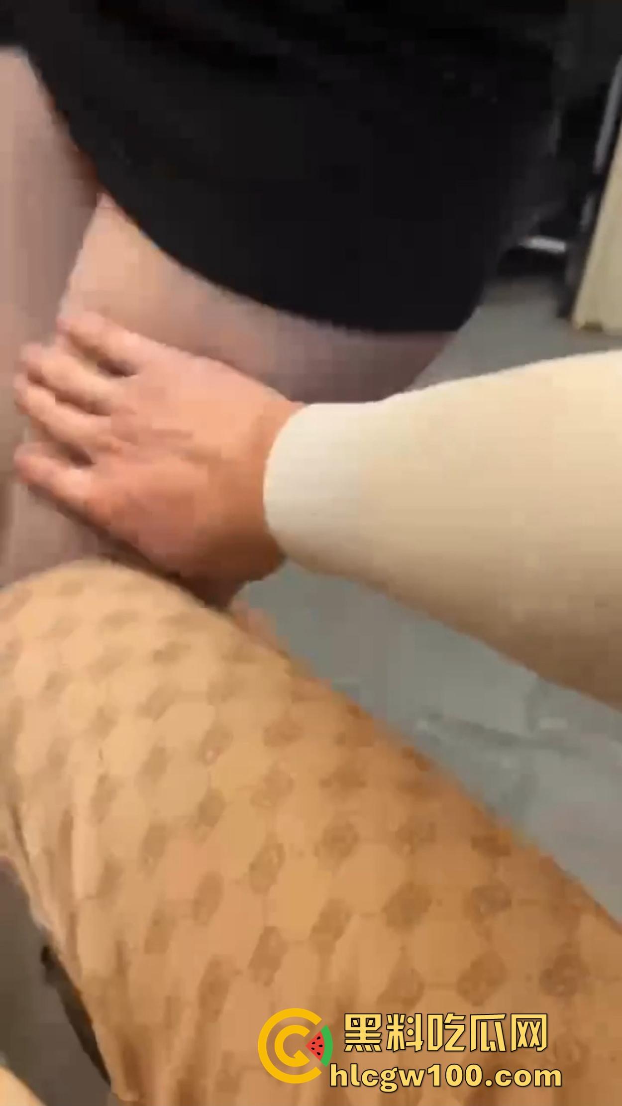 体制内四眼小仙女or夜店骚到极致包臂裙浪货,一本正经vs放飞自我,哪个才是你心中的绝对感觉? 第7张 体制内四眼小仙女or夜店骚到极致包臂裙浪货,一本正经vs放飞自我,哪个才是你心中的绝对感觉? 第7张