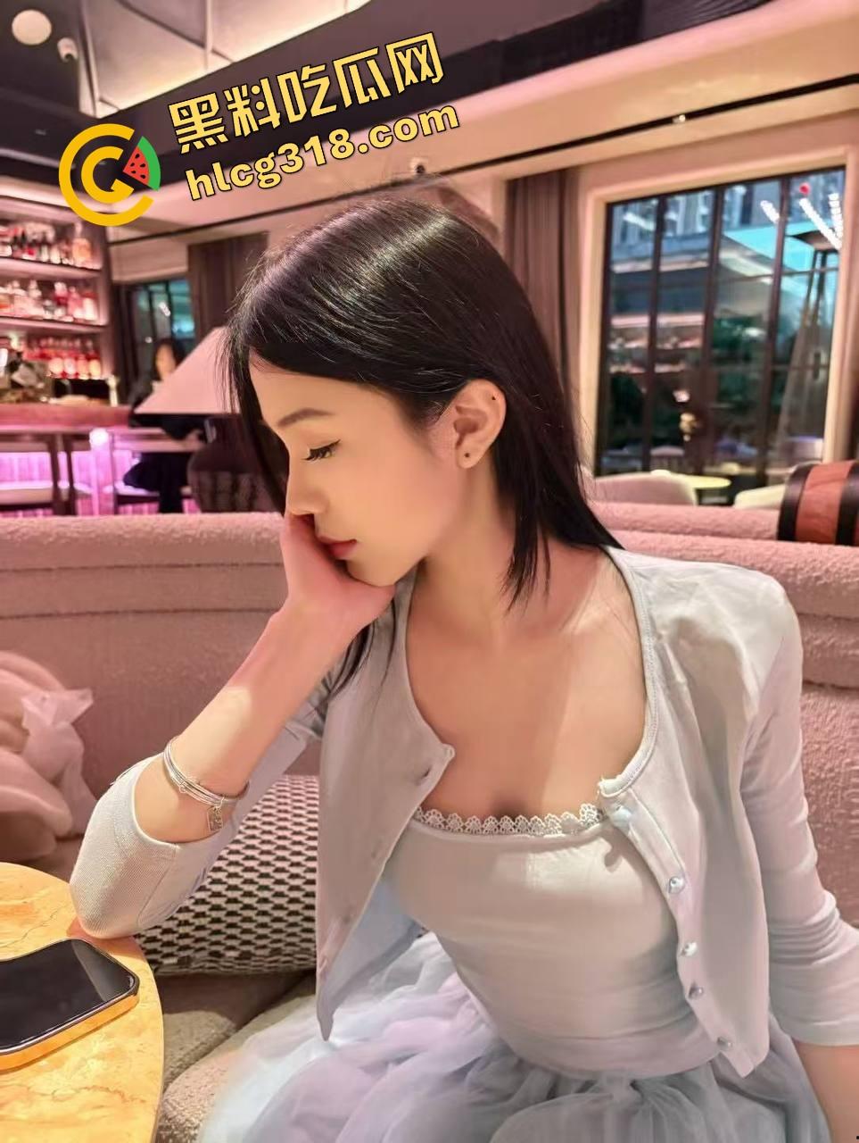 鸡巴三明治是什么新玩法?跟兄弟一起把母狗调教玩明白了,吐司夹屌还舔干净,整得比真狗还听话! 第4张 鸡巴三明治是什么新玩法?跟兄弟一起把母狗调教玩明白了,吐司夹屌还舔干净,整得比真狗还听话! 第4张