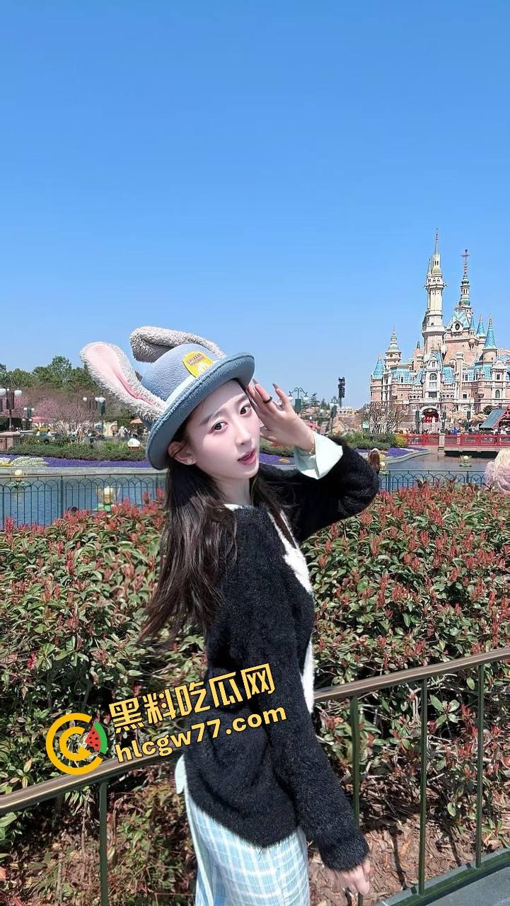 老牛吃嫩草 90后骚逼老婆轻轻一揉就喷水,不用插进去光摸就高潮,别太离谱! 第4张 老牛吃嫩草 90后骚逼老婆轻轻一揉就喷水,不用插进去光摸就高潮,别太离谱! 第4张