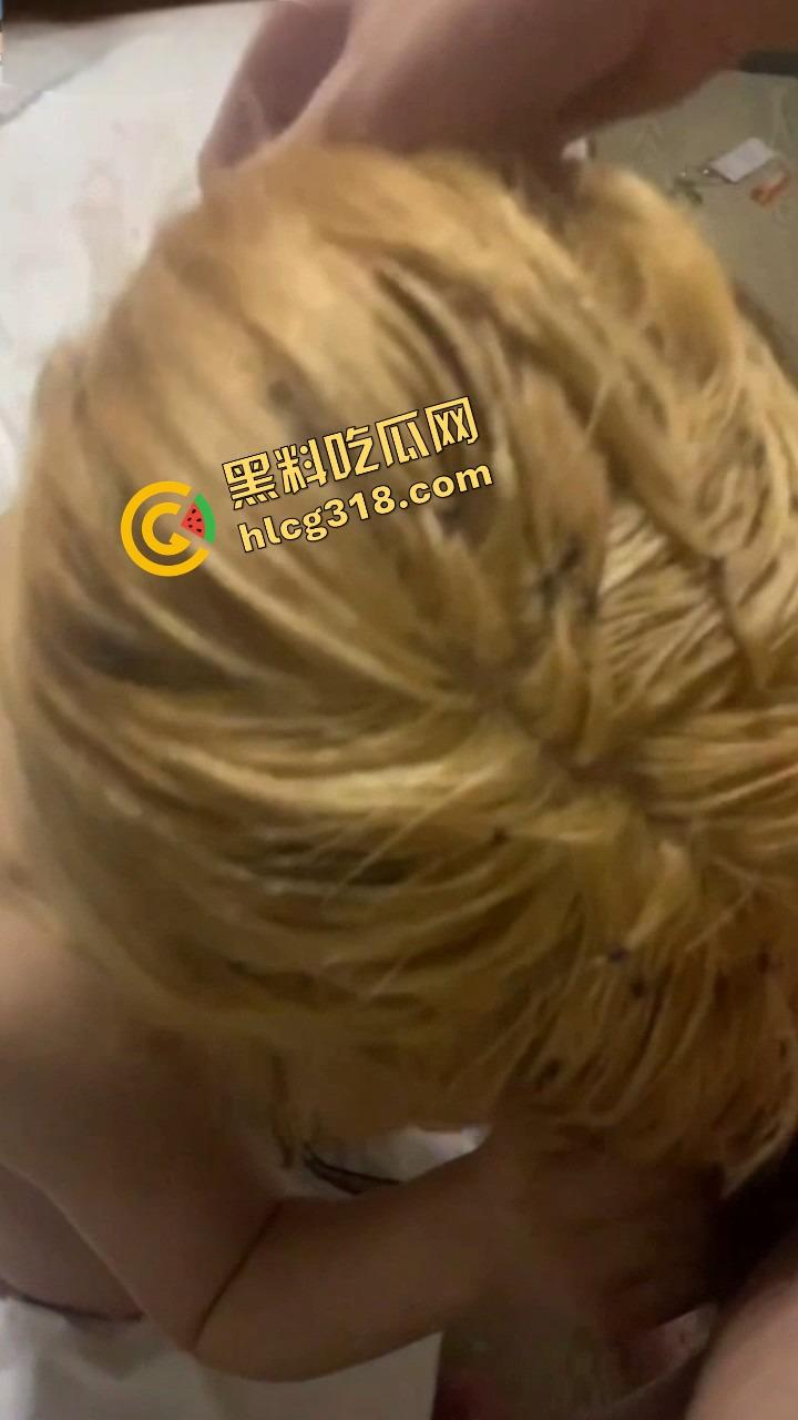 鸡巴三明治是什么新玩法?跟兄弟一起把母狗调教玩明白了,吐司夹屌还舔干净,整得比真狗还听话! 第15张 鸡巴三明治是什么新玩法?跟兄弟一起把母狗调教玩明白了,吐司夹屌还舔干净,整得比真狗还听话! 第15张