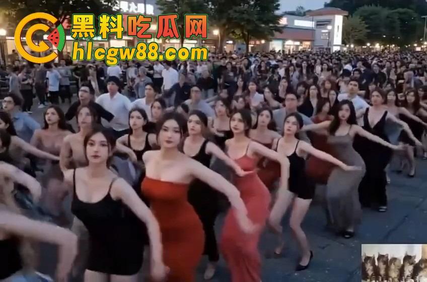 三亚百人美女广场舞阵仗惊人，身材火辣衣着清凉，这谁还敢说扰民？大爷们全程目不转睛，裤裆都鼓了！  第6张