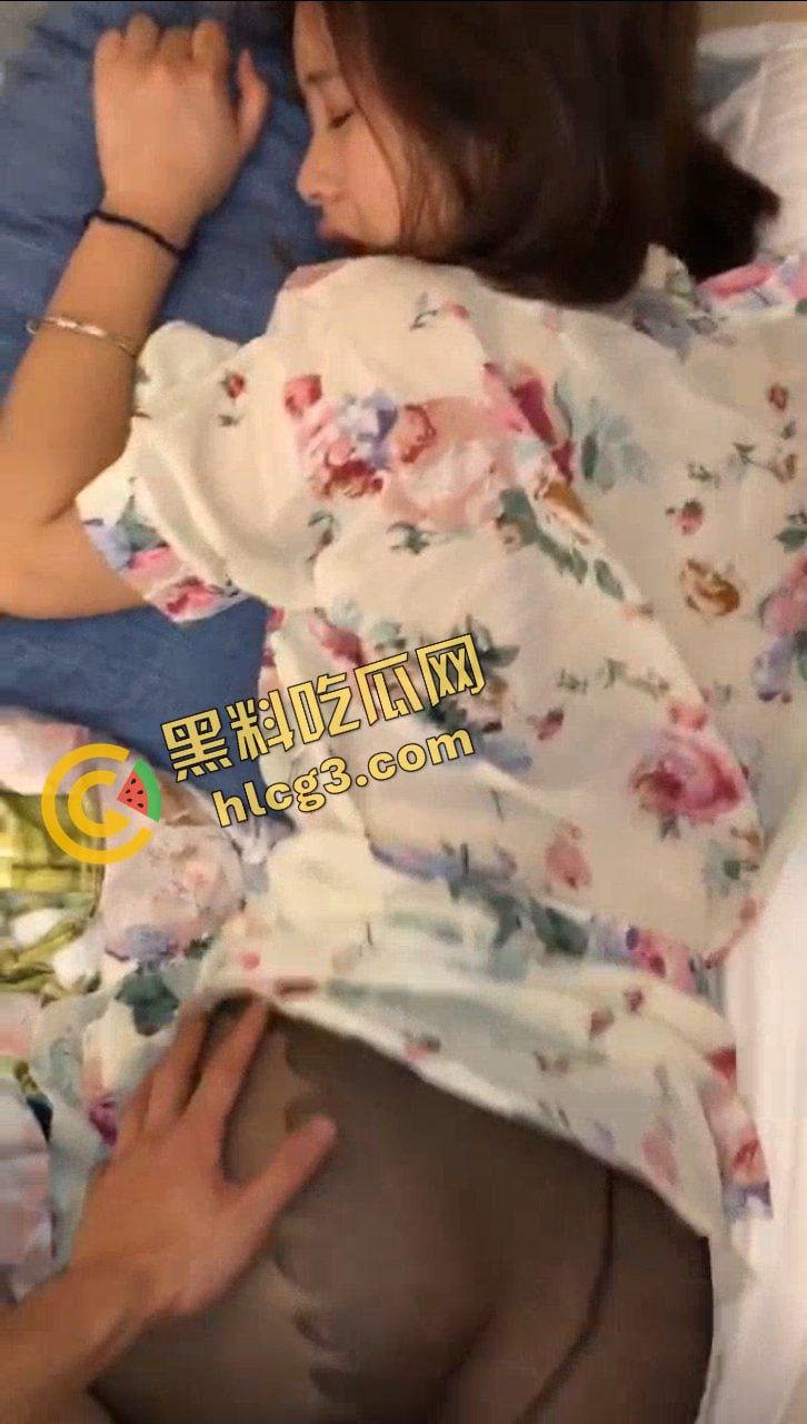 推特神似刘亦菲的反差母狗『草莓老师』超模S级身材尤物 高质量超长付费性爱大合集泄密流出!撸点满满 第12张 推特神似刘亦菲的反差母狗『草莓老师』超模S级身材尤物 高质量超长付费性爱大合集泄密流出!撸点满满 第12张