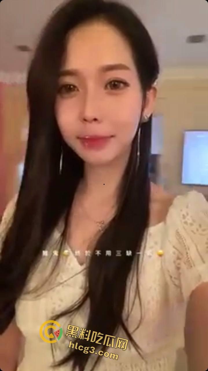 神颜台妹【Vivian Lee】前任报复性爱视频曝光，内射精液流出令人震撼！  第6张