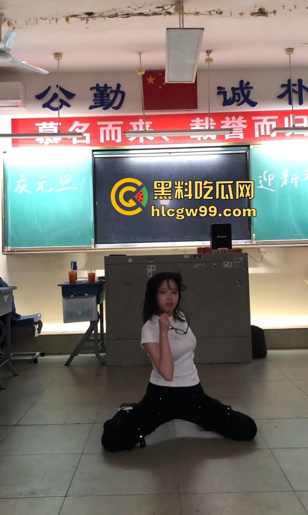 又被套路了,抖音咸鱼热卖得学霸班会热舞崩奶罩?假的!片哥片姐割韭菜,冲动老色批来我这我给你白嫖看! 第13张 又被套路了,抖音咸鱼热卖得学霸班会热舞崩奶罩?假的!片哥片姐割韭菜,冲动老色批来我这我给你白嫖看! 第13张