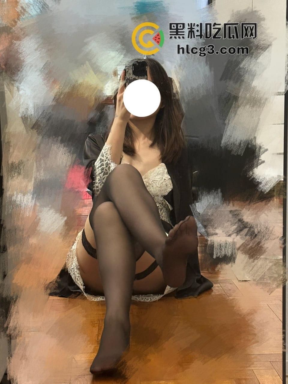 新加坡情侣网黄甜蜜又刺激！拍片吃生蚝补充体力，分享优雅的大奶博主性爱日常，高质量视频流出！  第10张