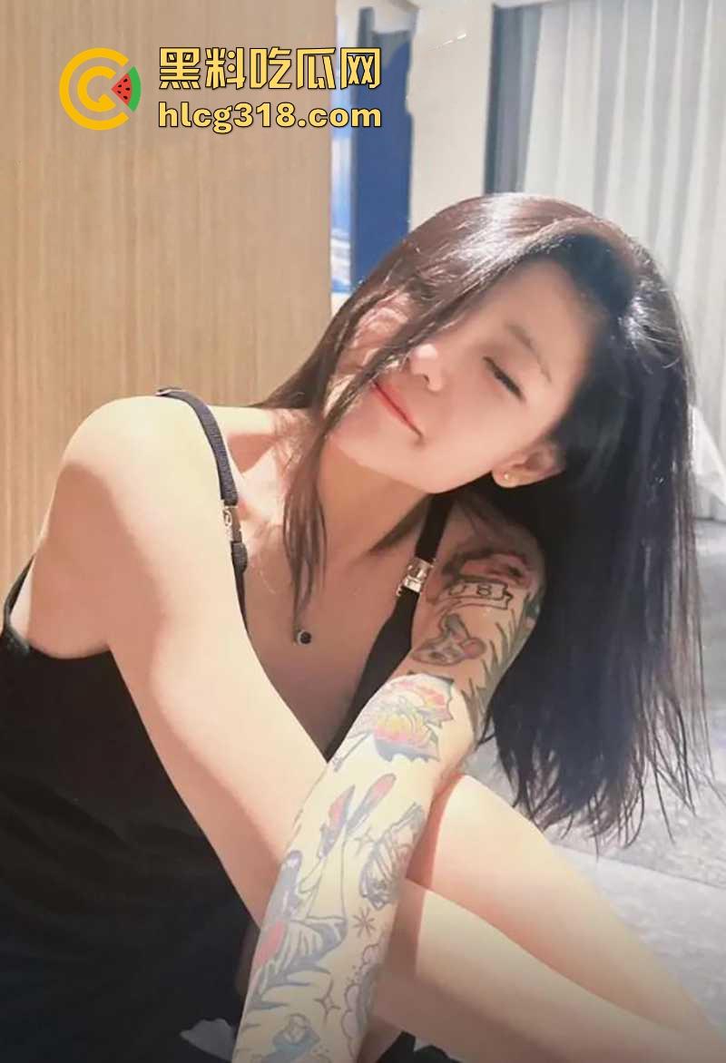 抖音网红【然后的然】直播PK为拉人气票竟现场脱衣服,全裸奶子小穴全露大放送,热心观众纷纷录屏! 第3张 抖音网红【然后的然】直播PK为拉人气票竟现场脱衣服,全裸奶子小穴全露大放送,热心观众纷纷录屏! 第3张