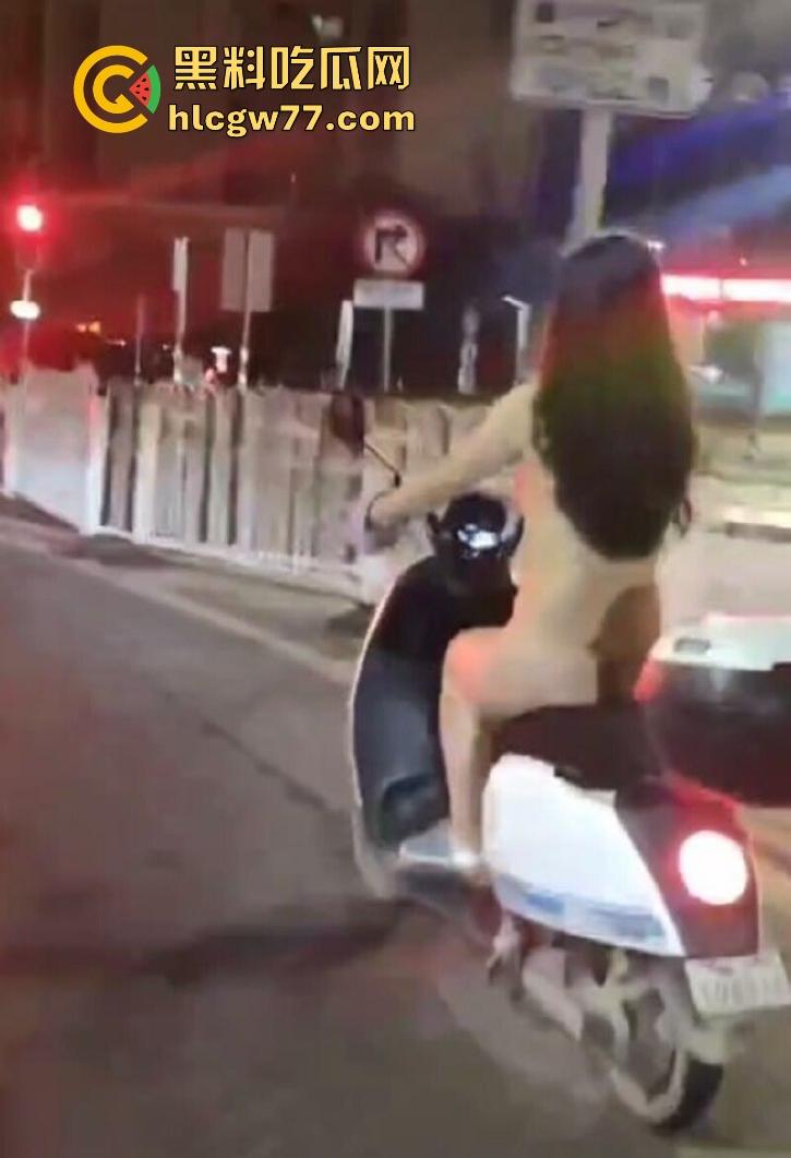 全网热瓜 潮汕大街惊现裸女 广东潮汕小仙女骑车突然停车把自己扒光全裸骑行!  第5张