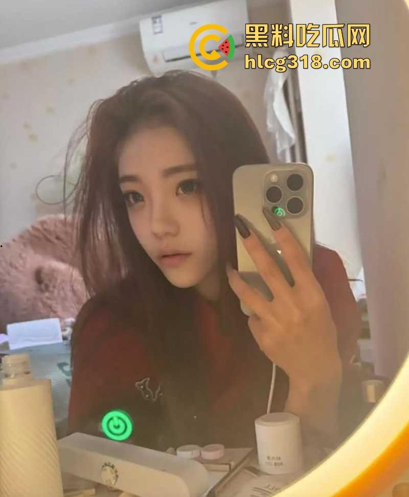 抖音网红【然后的然】直播PK为拉人气票竟现场脱衣服,全裸奶子小穴全露大放送,热心观众纷纷录屏! 第6张 抖音网红【然后的然】直播PK为拉人气票竟现场脱衣服,全裸奶子小穴全露大放送,热心观众纷纷录屏! 第6张