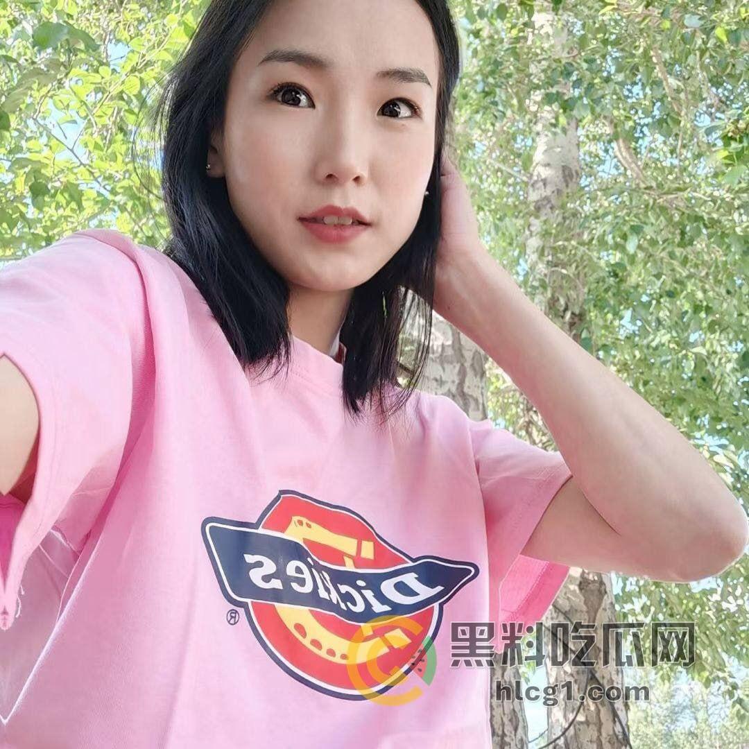 瓜友投稿:呼和浩特健身房拼多多3P女神「黄小芳」:风流成性,男浴3P、球员共欢,热爱3P! 第8张 瓜友投稿:呼和浩特健身房拼多多3P女神「黄小芳」:风流成性,男浴3P、球员共欢,热爱3P! 第8张