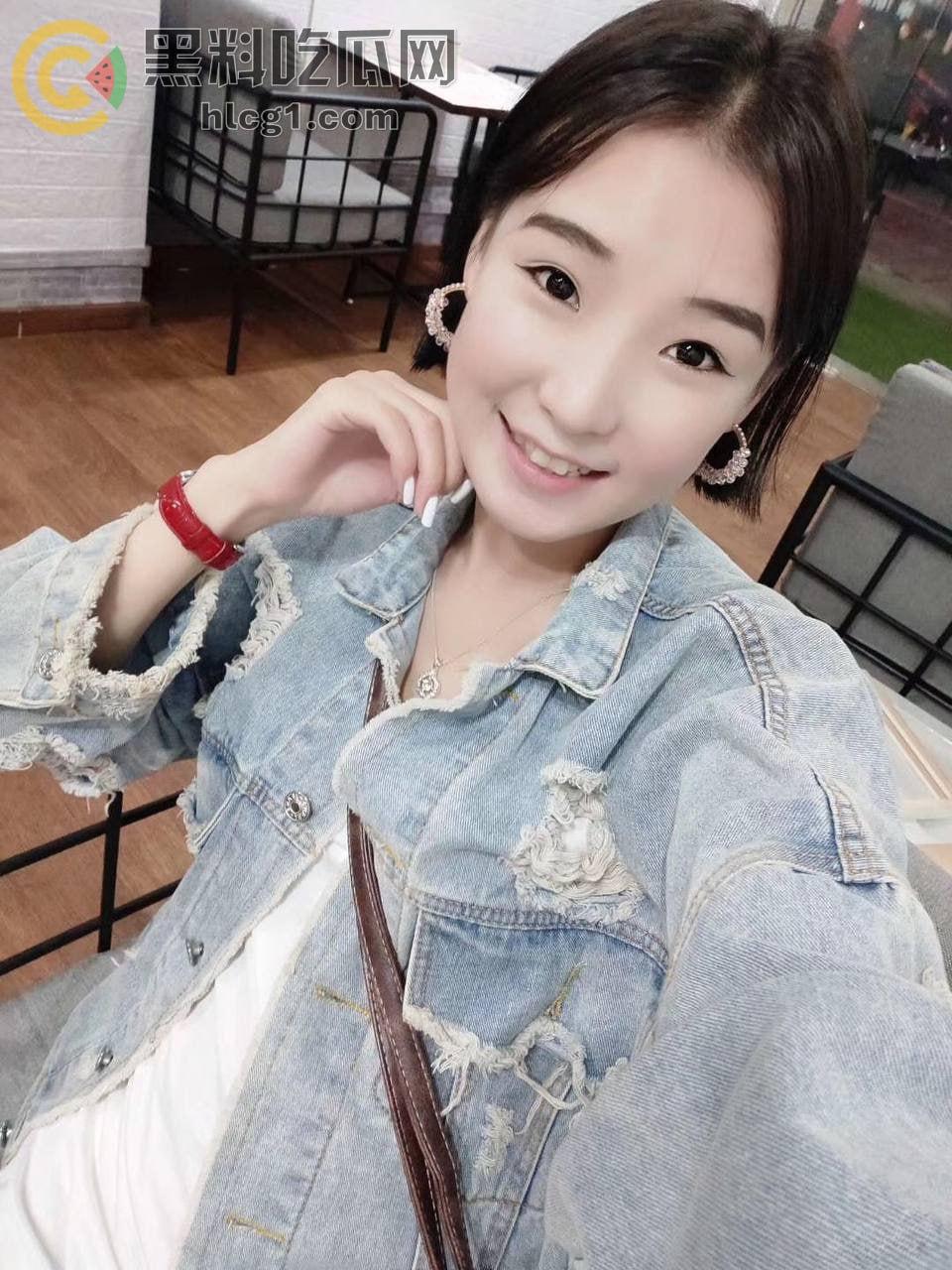 瓜友投稿:呼和浩特健身房拼多多3P女神「黄小芳」:风流成性,男浴3P、球员共欢,热爱3P! 第11张 瓜友投稿:呼和浩特健身房拼多多3P女神「黄小芳」:风流成性,男浴3P、球员共欢,热爱3P! 第11张