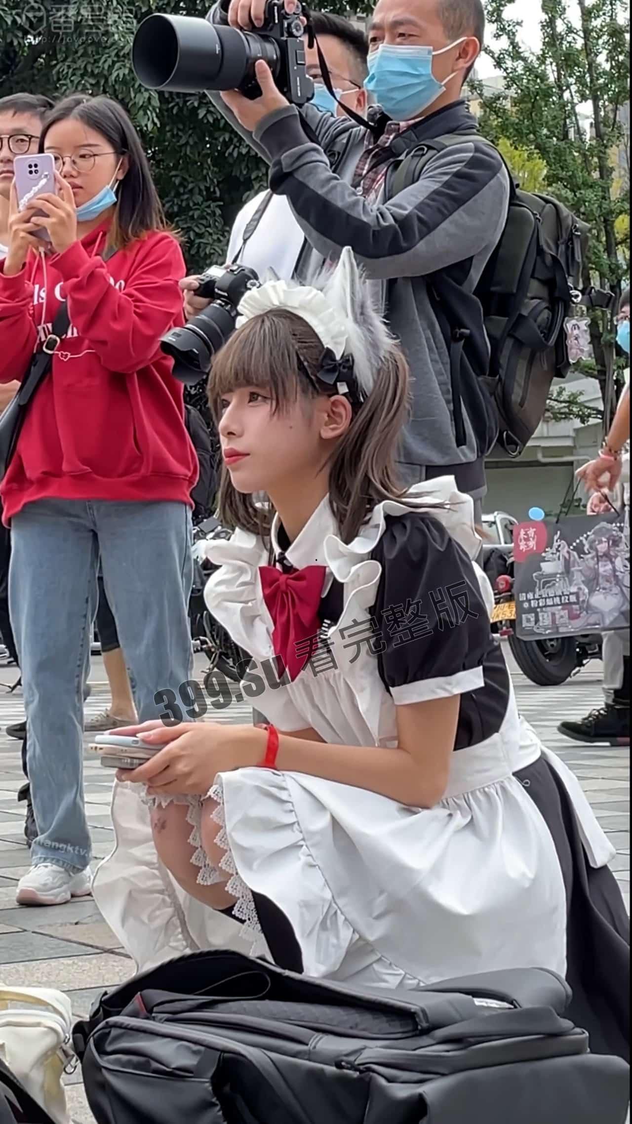 #抖音 #微博 #腥味猫罐 知名COSER腥味猫罐动漫节被偷拍裙底事件  第4张