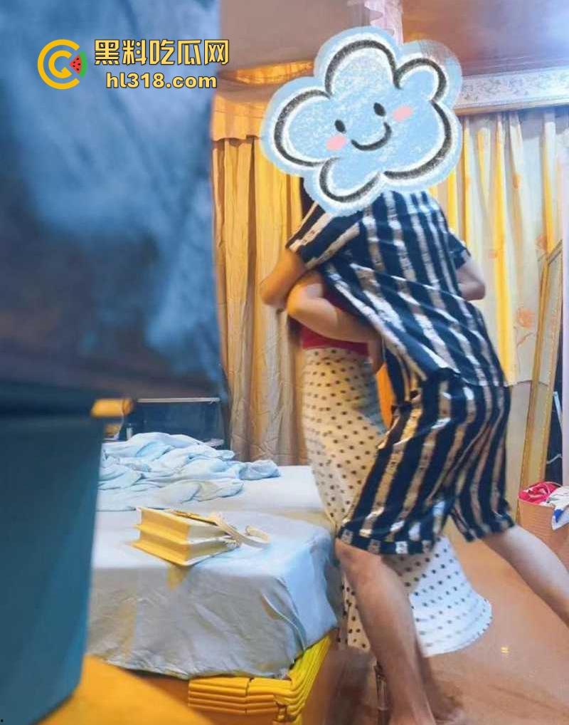 乱伦大神，爆操刚约炮回来的姐姐，用大屌惩罚，嘴上说不要，身体去贼诚实，全程无套对白超淫！  第1张