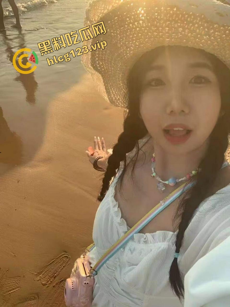 社交平台网聊真实曝光 18岁性感少女『许佳乐』裸聊卖视频 800就能包夜 原创流出 先看先撸！  第11张