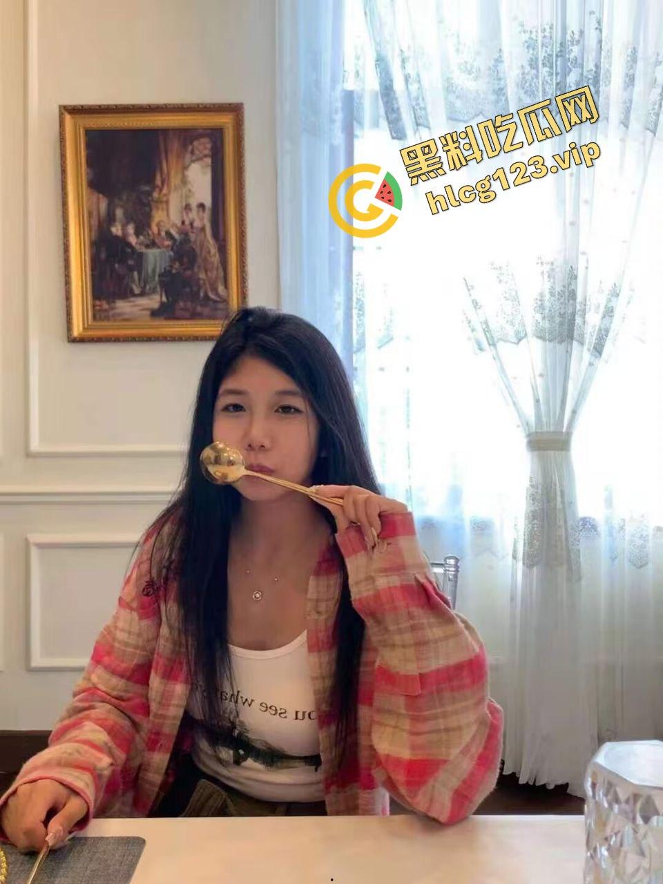 社交平台网聊真实曝光 18岁性感少女『许佳乐』裸聊卖视频 800就能包夜 原创流出 先看先撸！  第12张