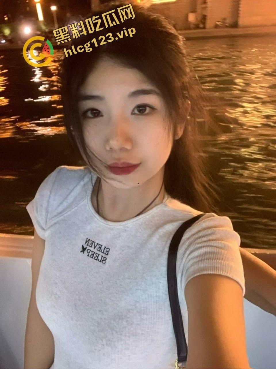 社交平台网聊真实曝光 18岁性感少女『许佳乐』裸聊卖视频 800就能包夜 原创流出 先看先撸！  第13张