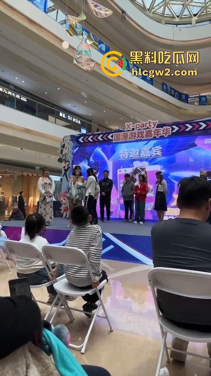 杭州某商场为了流量不择手段!烧鸡表演毒害下一代,家长怒斥要严惩! 第1张 杭州某商场为了流量不择手段!烧鸡表演毒害下一代,家长怒斥要严惩! 第1张