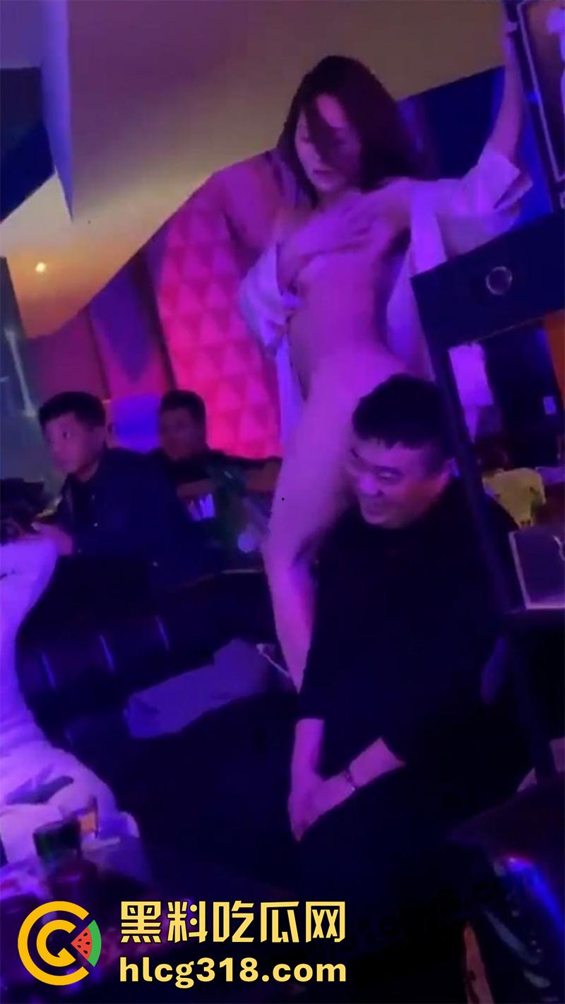 酒吧ktv裸台夜生活,夜色燃爆各式极品美女,长腿大奶小妹排队献身金主,场面堪比顶级AV现场! 第5张 酒吧ktv裸台夜生活,夜色燃爆各式极品美女,长腿大奶小妹排队献身金主,场面堪比顶级AV现场! 第5张