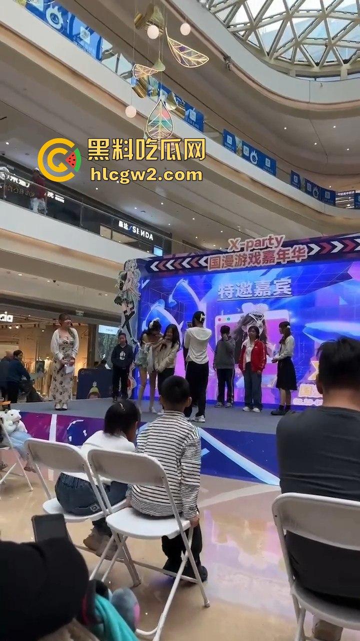 杭州某商场为了流量不择手段!烧鸡表演毒害下一代,家长怒斥要严惩! 第3张 杭州某商场为了流量不择手段!烧鸡表演毒害下一代,家长怒斥要严惩! 第3张