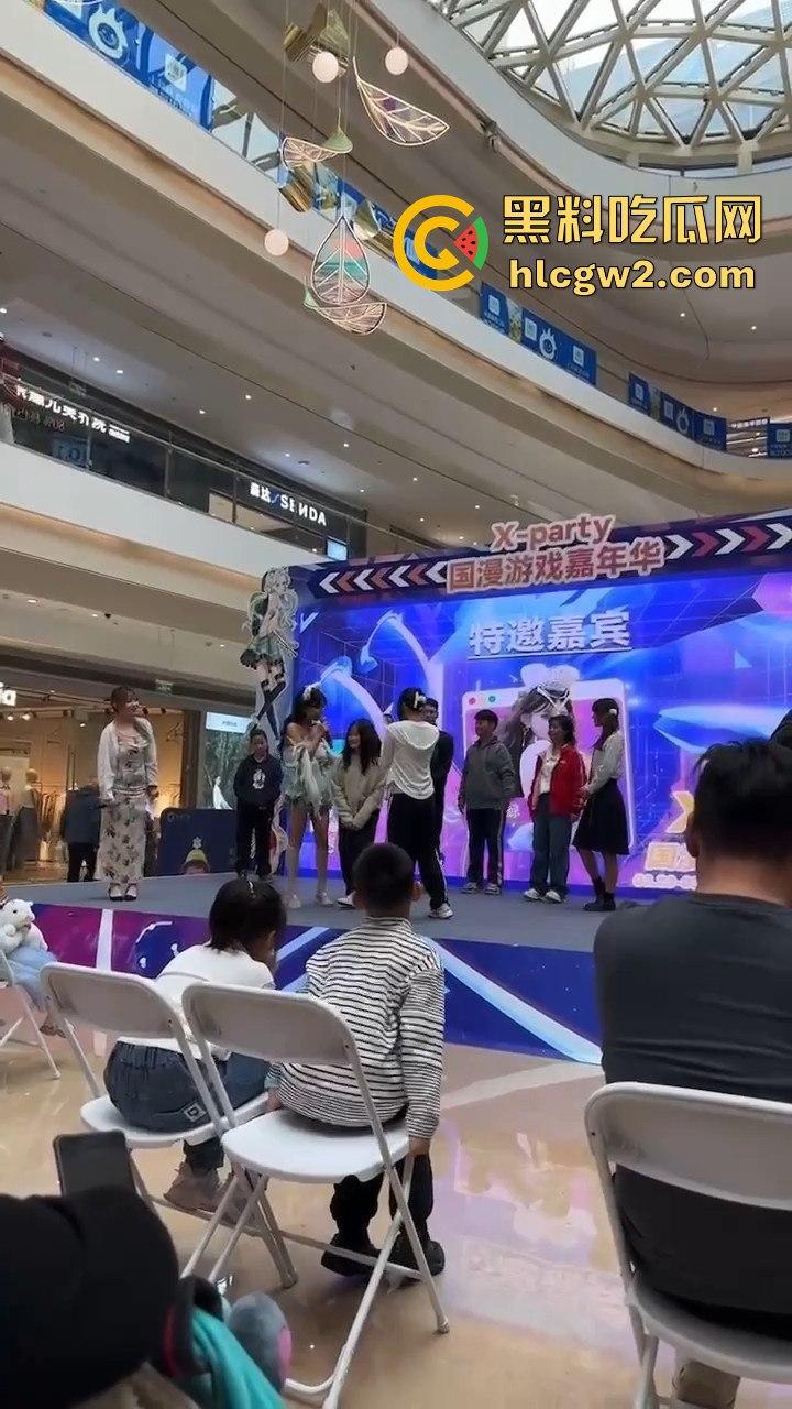 杭州某商场为了流量不择手段!烧鸡表演毒害下一代,家长怒斥要严惩! 第4张 杭州某商场为了流量不择手段!烧鸡表演毒害下一代,家长怒斥要严惩! 第4张