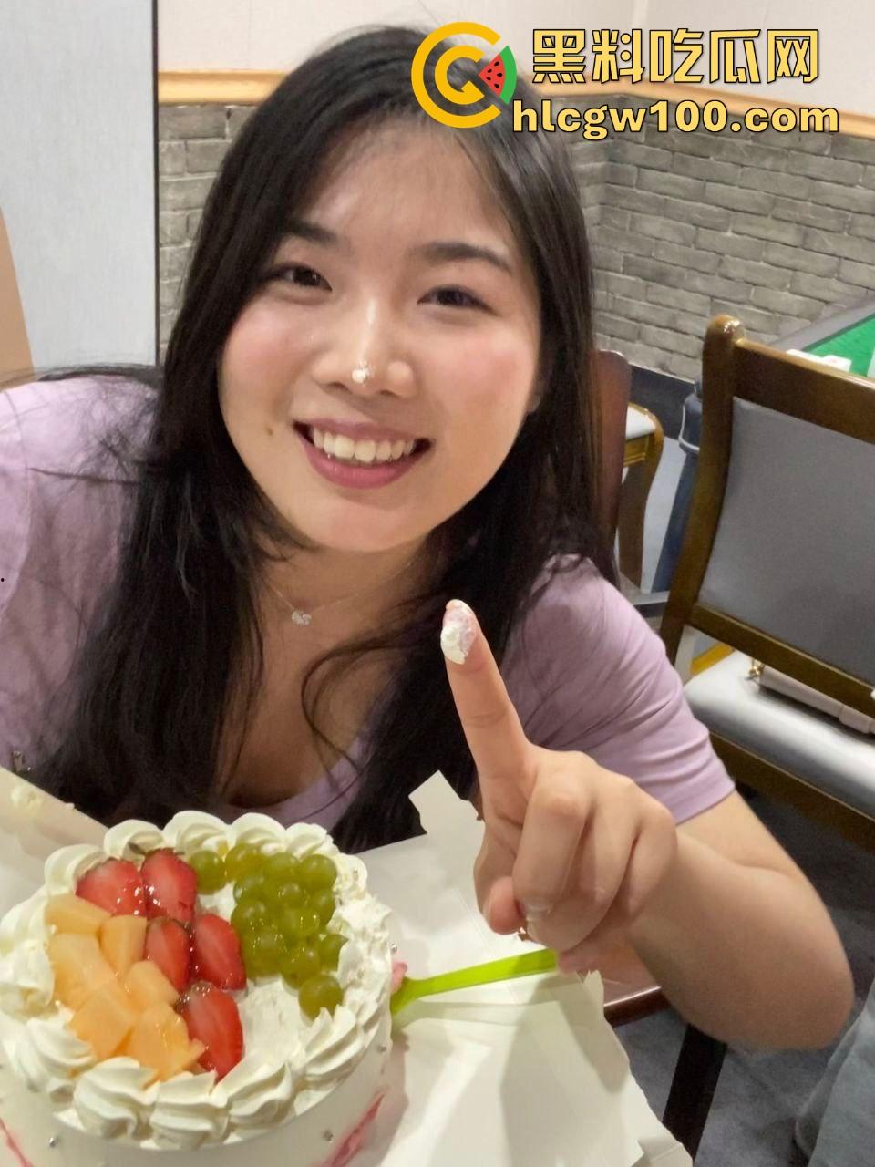 河南周口瓜友自爆，胖骚表姨比小姨夫还饥渴，骚穴紧高潮多，舔逼舔屁眼喂不饱，小姨夫舔不动的我全包了！  第3张