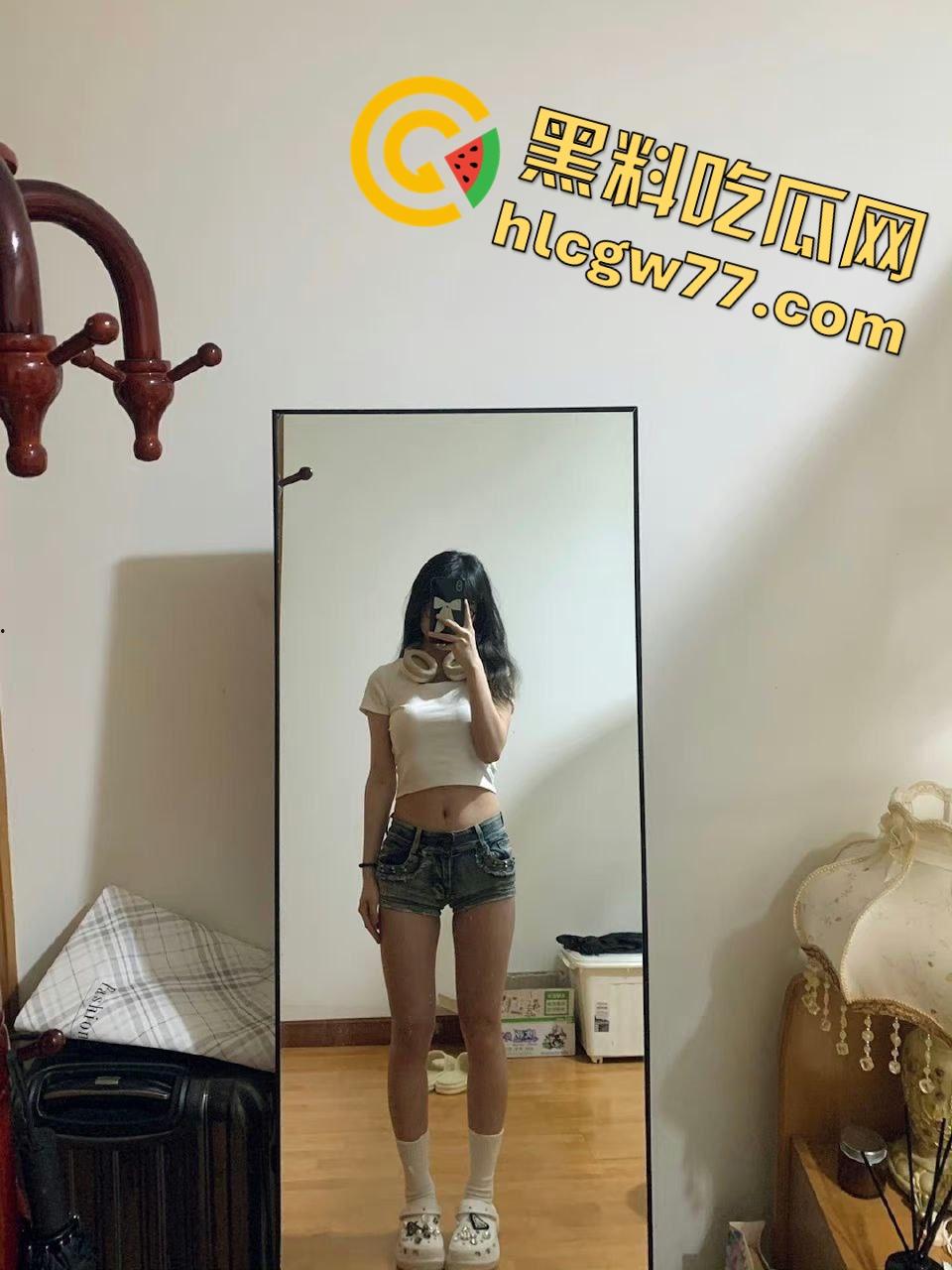 抖音【莉莉爱跳舞吖】被老板儿子当母狗!黑丝库里肉丝+狗链调教,初到社会的一节性课! 第5张 抖音【莉莉爱跳舞吖】被老板儿子当母狗!黑丝库里肉丝+狗链调教,初到社会的一节性课! 第5张