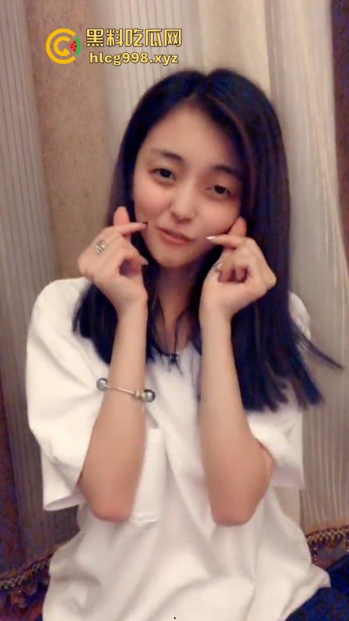 著名平面模特【薛柳欣】因赌博身败名裂后下海裸模赚钱 这么好的身体就该拿出来分享! 第2张 著名平面模特【薛柳欣】因赌博身败名裂后下海裸模赚钱 这么好的身体就该拿出来分享! 第2张