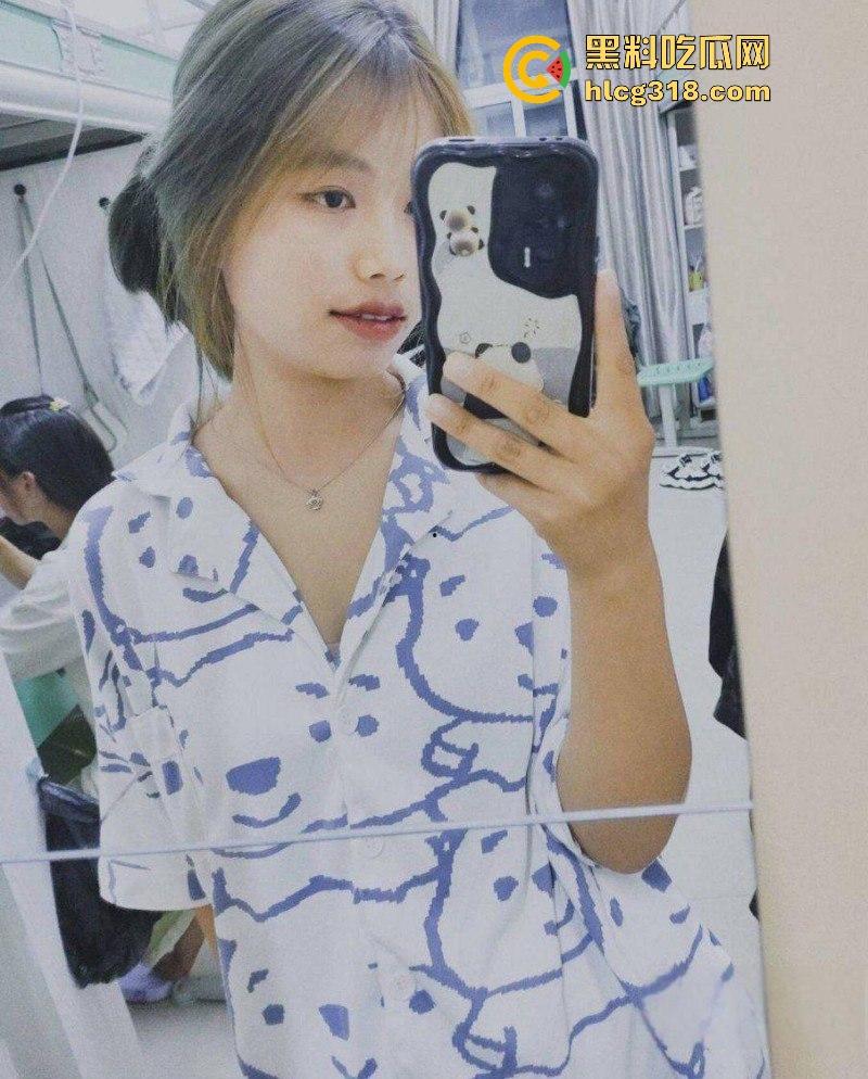 四川美术学院【魏施婵】极品反差母狗,排卵发情期饥渴难耐,后入无套内射蜜桃臀! 第1张 四川美术学院【魏施婵】极品反差母狗,排卵发情期饥渴难耐,后入无套内射蜜桃臀! 第1张