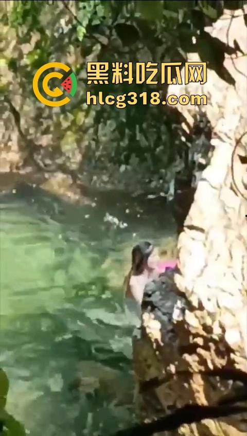 广东清远漂流惊现情侣水中干炮，女上男下疯狂骑乘，随着水浪节奏而动，画面刺激！  第7张