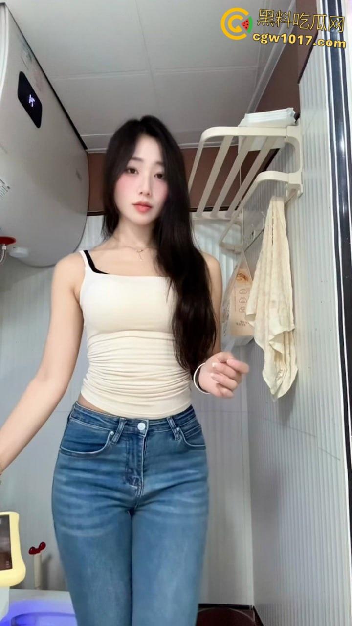 抖音高颜值网红【小绵羊】,金主定制骚舞福利流出,身材纤细性感妖娆,黑色蕾丝三点制服,淫荡骚舞极致诱惑! 第2张 抖音高颜值网红【小绵羊】,金主定制骚舞福利流出,身材纤细性感妖娆,黑色蕾丝三点制服,淫荡骚舞极致诱惑! 第2张