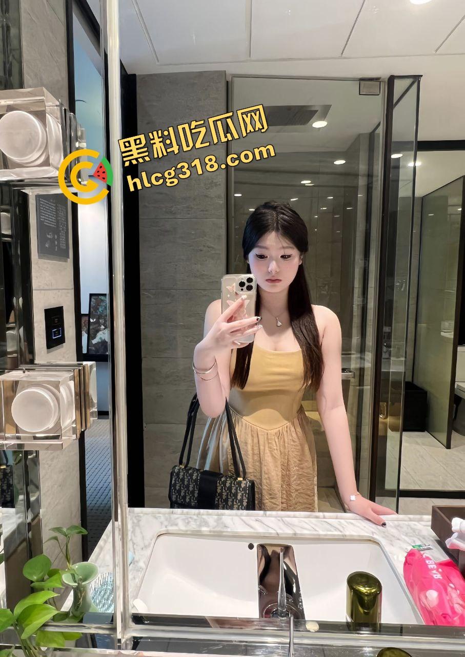 巨根男友无情肛爆小女友,女友屁眼首次被巨根捅爆,哭着喊疼又忍不住摇屁股,屁眼被捅开花还爽到晕厥! 第1张 巨根男友无情肛爆小女友,女友屁眼首次被巨根捅爆,哭着喊疼又忍不住摇屁股,屁眼被捅开花还爽到晕厥! 第1张