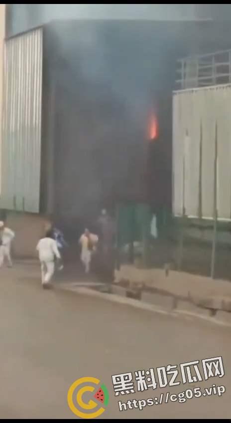 印尼 中苏拉威西省 中资镍加工工厂爆炸 尸体堆积如山 包括5名在内中国人13人死亡 另有38人受伤  第4张