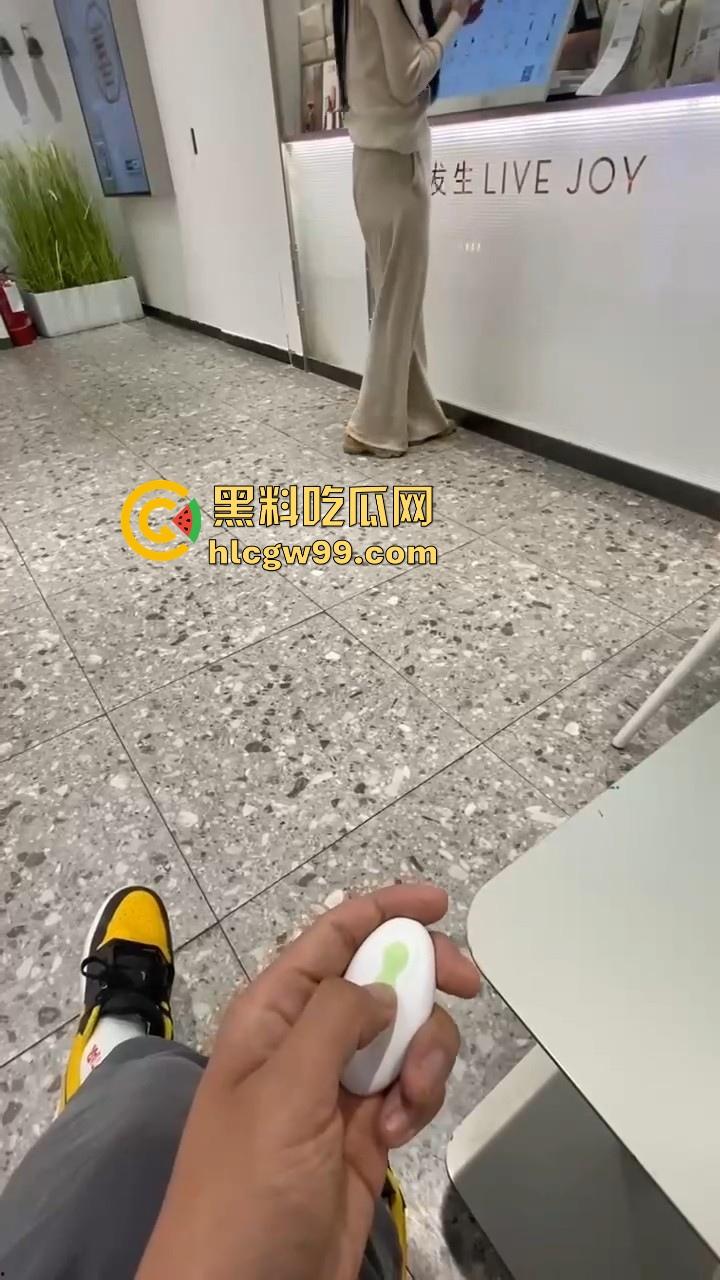 正确的情人节礼物！小恶魔内裤穿上，户外调教淫荡大母狗，淫水狂喷高潮连连，内容炸裂！  第6张