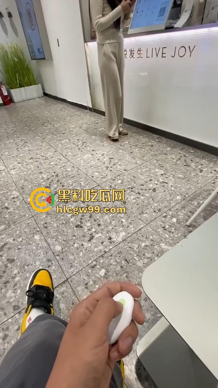 正确的情人节礼物！小恶魔内裤穿上，户外调教淫荡大母狗，淫水狂喷高潮连连，内容炸裂！  第7张