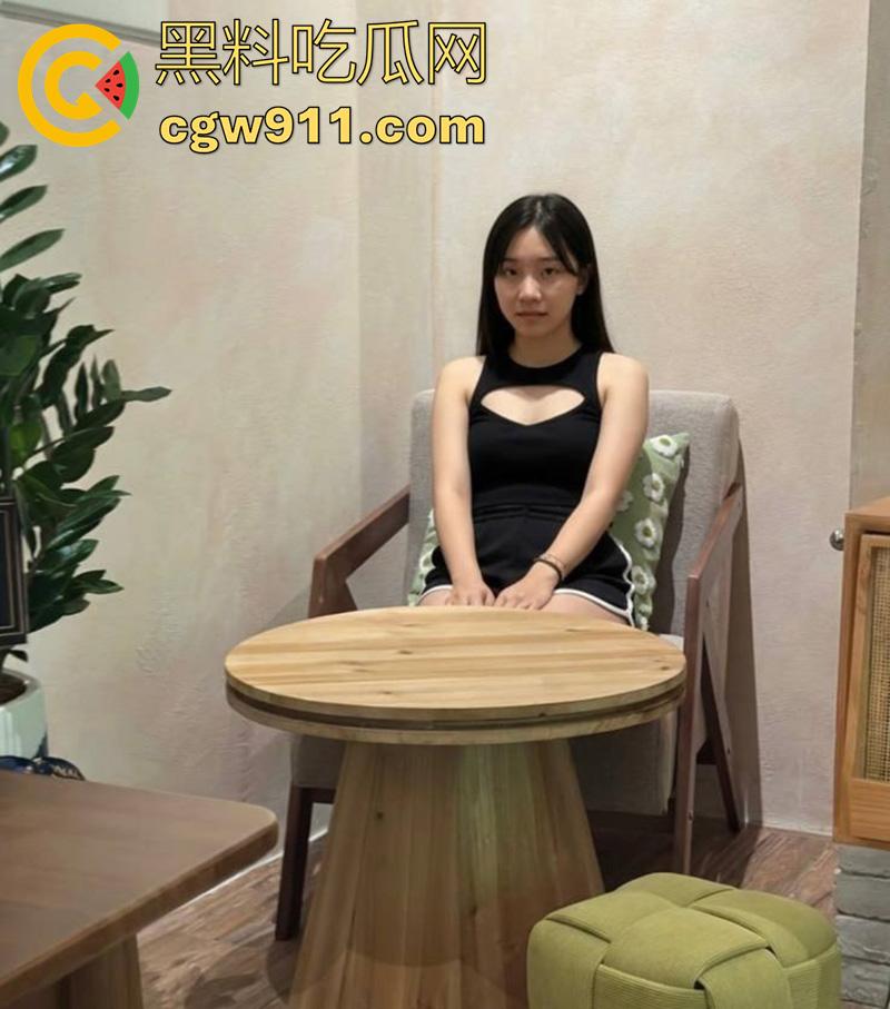 湾湾极品母狗ins裸照，大秀粉嫩白虎穴，渴望找一个大陆男友，颜值清纯翘臀肥嫩，有没有想试一下的？  第2张