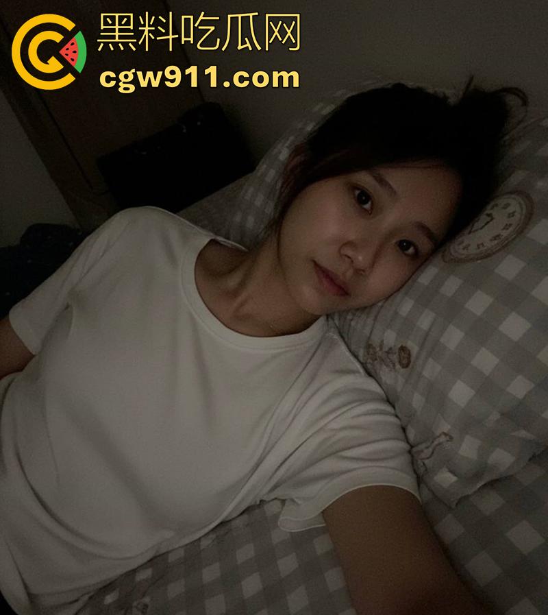 湾湾极品母狗ins裸照，大秀粉嫩白虎穴，渴望找一个大陆男友，颜值清纯翘臀肥嫩，有没有想试一下的？  第3张