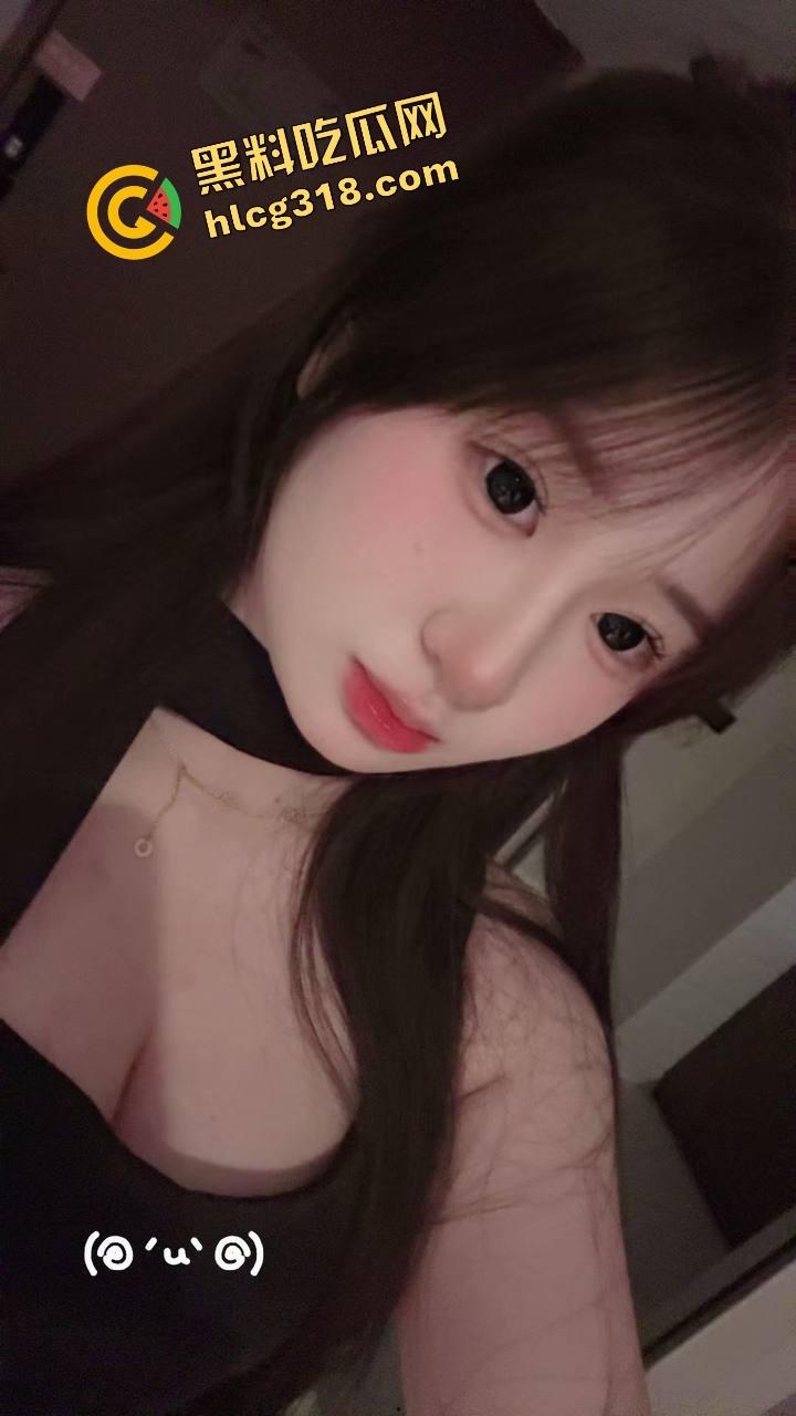 学生妹被金主包养玩成群交机器，3P起步5P封顶，钱到位随便上，有钱就能多人乱斗男友顶着绿帽加入！  第4张