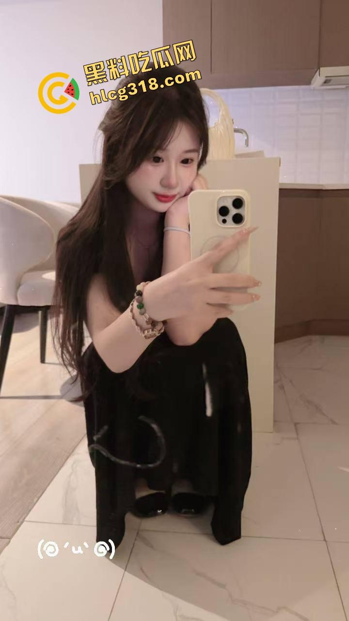 学生妹被金主包养玩成群交机器，3P起步5P封顶，钱到位随便上，有钱就能多人乱斗男友顶着绿帽加入！  第6张