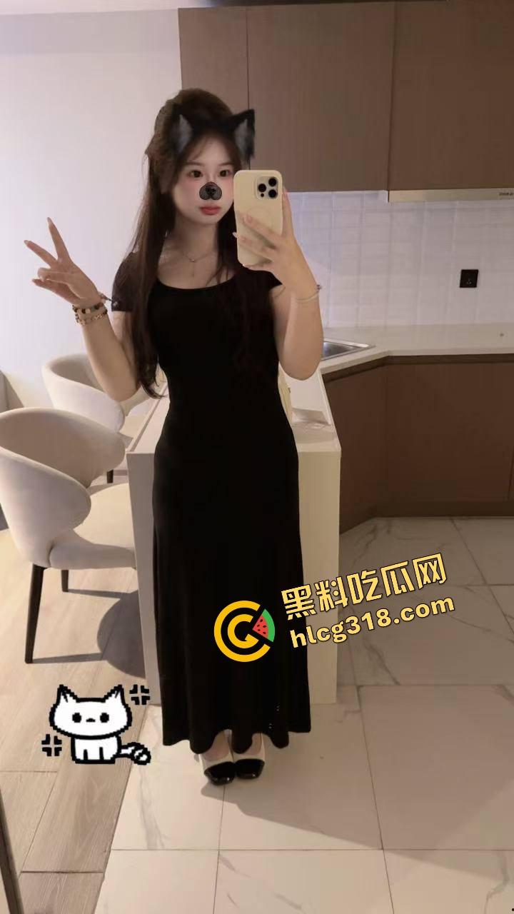 学生妹被金主包养玩成群交机器，3P起步5P封顶，钱到位随便上，有钱就能多人乱斗男友顶着绿帽加入！  第8张