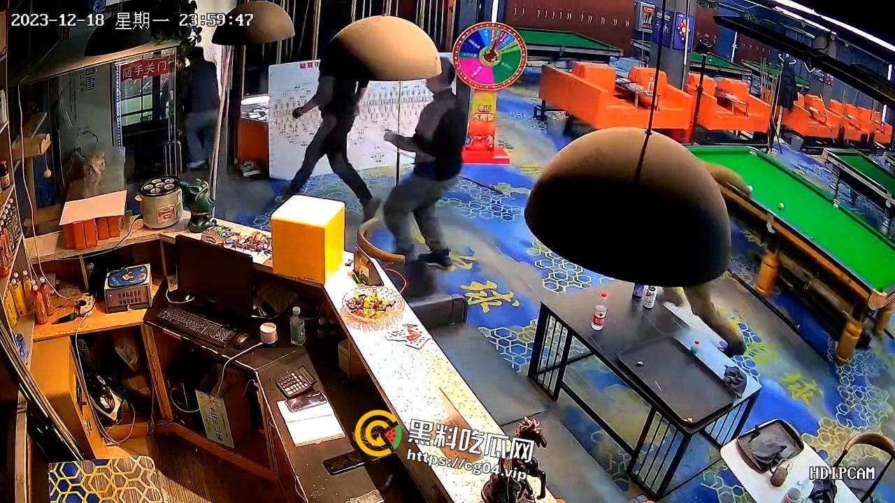 热瓜速递！北京时间12月18日23时59分，甘肃临夏州积石山县发生6.2级地震，震源深度10公里。截至目前，地震已造成甘肃100人死亡、青海11人死亡  第3张