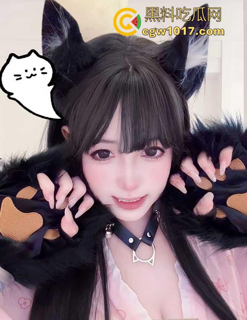 四川大学德高颜值少女【林佳美】穿着性感小睡衣跪地给男友口交，全程露脸玩开档诱惑，反差爆了！  第1张