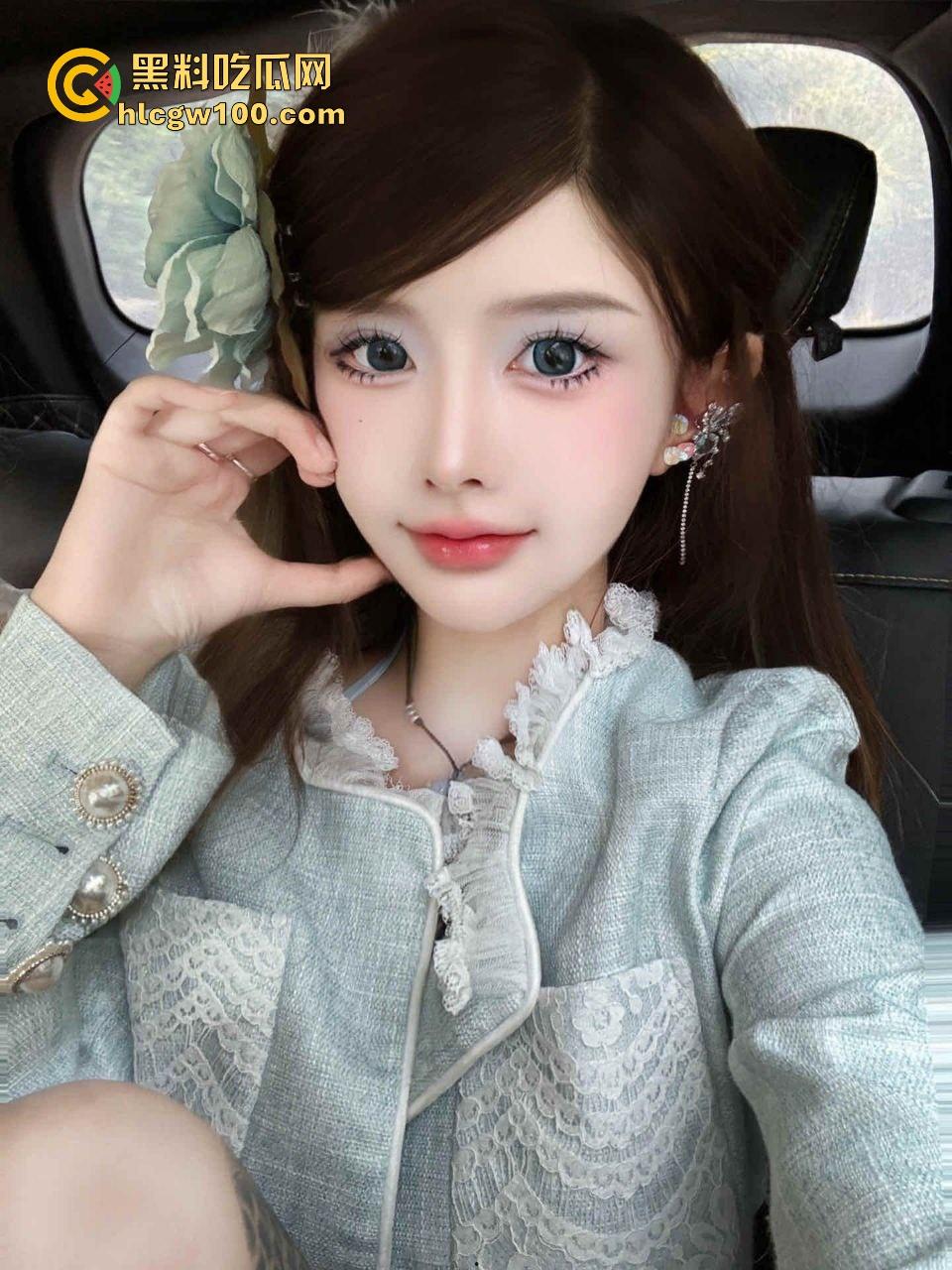 黑丝学生妹深夜KTV包厢学社会大保健，社会混混直接开干，撕黑丝扒短裙爆操，呻吟浪叫堪比午夜DJ！  第2张