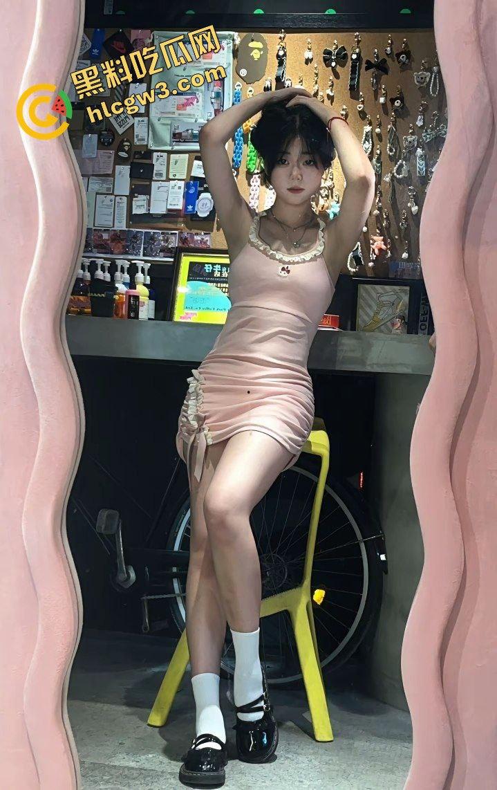 浙江汽车职业学院清纯反差嫩妹『袁舒涵』曼妙身姿全裸出镜 学长家后怼输出淫穴！原创独家流出！  第5张