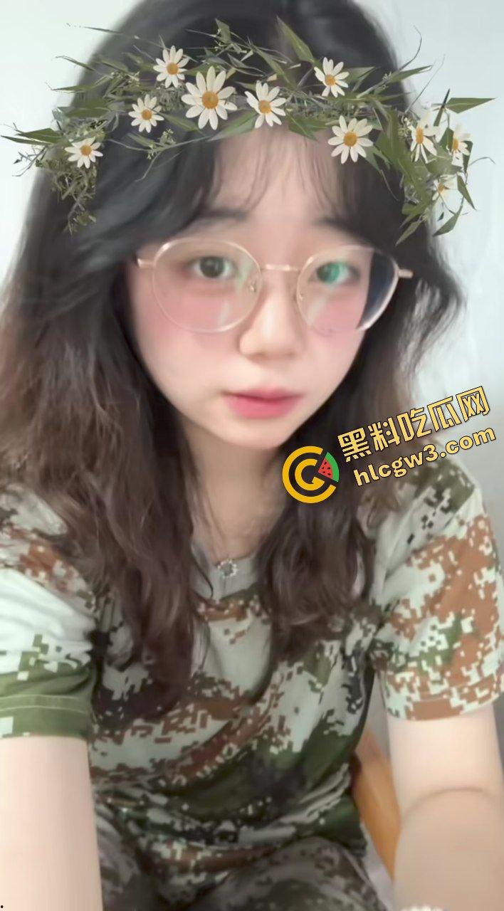 浙江汽车职业学院清纯反差嫩妹『袁舒涵』曼妙身姿全裸出镜 学长家后怼输出淫穴！原创独家流出！  第7张