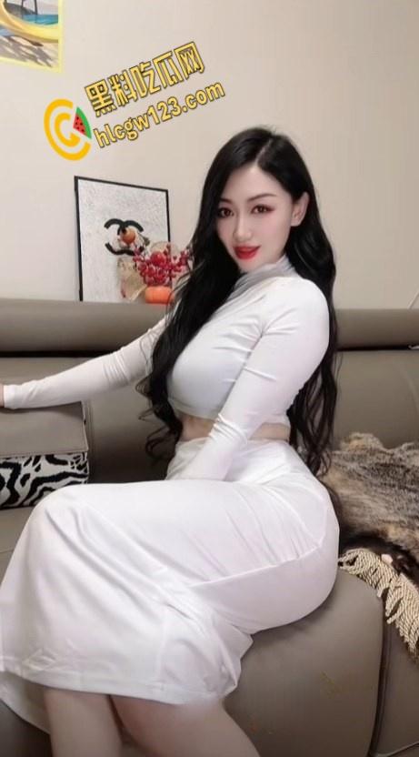 巨乳网红【于掌柜】， 自慰视频情趣内衣，假鸡巴自慰淫荡又饥渴！  第5张