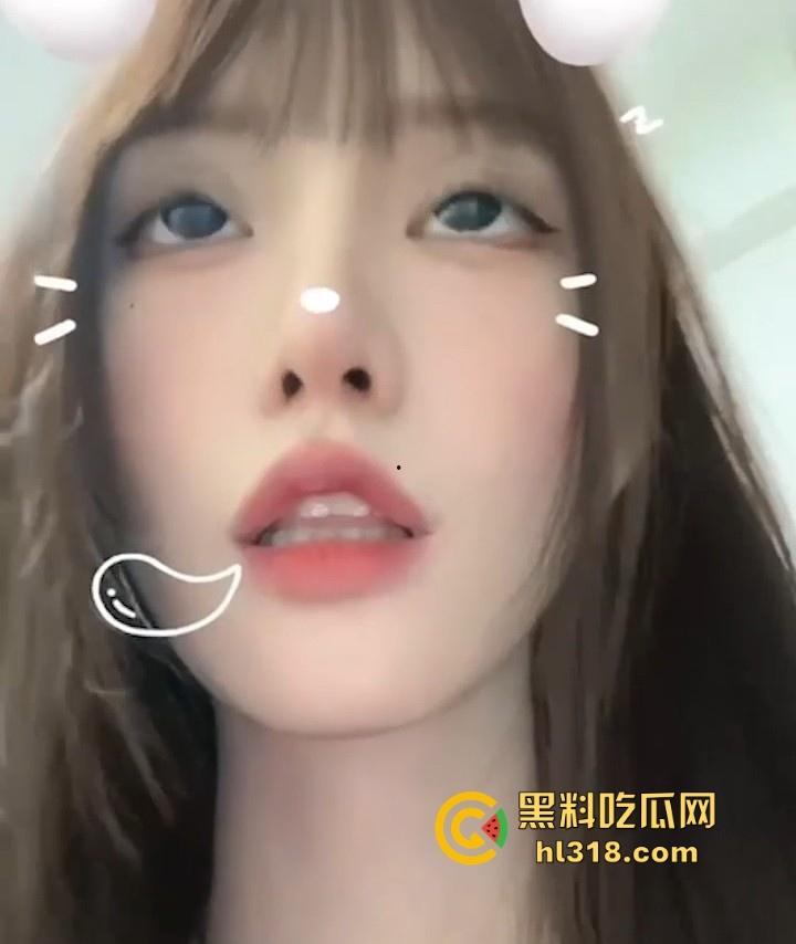 哈尔滨工业大学【张雪玲】约炮视频流出，极品模特身材，情趣黑丝连体装诱惑，露脸口交后入打桩爆操！  第1张