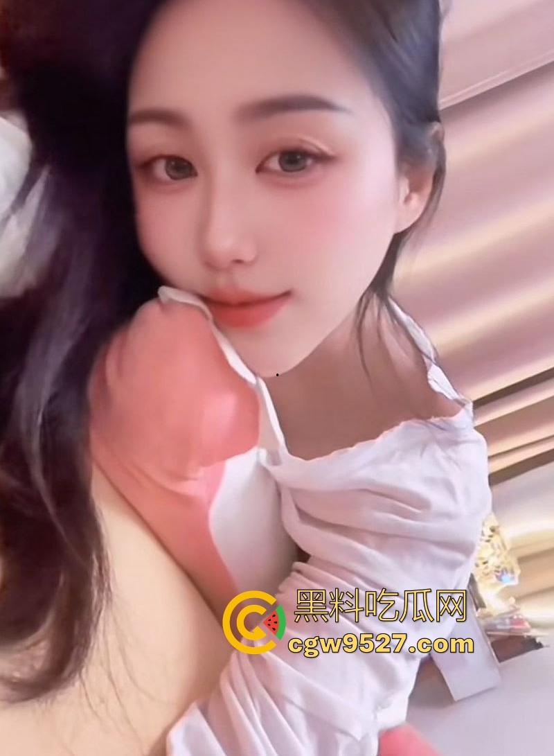 四川极品人妻欲求不满疯狂出轨约炮，性爱惨遭炮友泄露，巨乳肥臀黑丝诱惑，后入打桩高潮迭起！  第3张